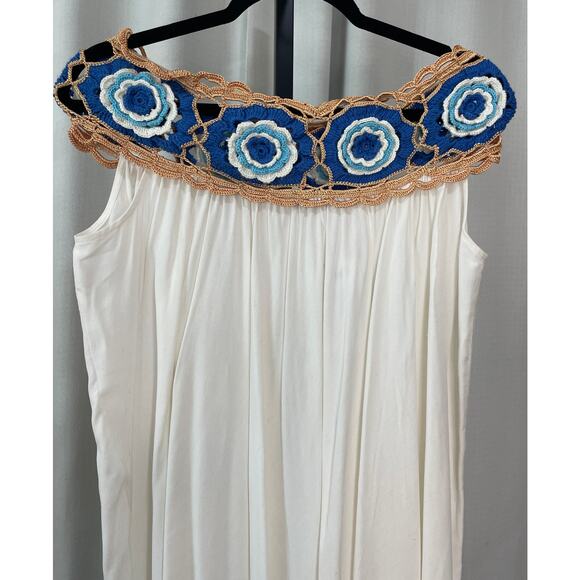 Embroidered Off-Shoulder Mini Dress - White and Gold - Picture 8 of 10